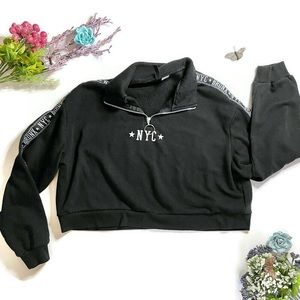 H&M | Divided Long Sleeve Black Cropped Sweater NY